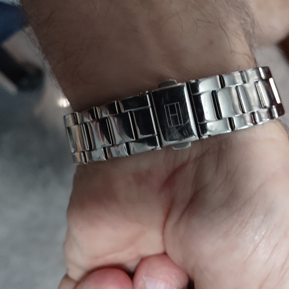 Men's Tommy Hilfiger Watch - Picture 3 of 7